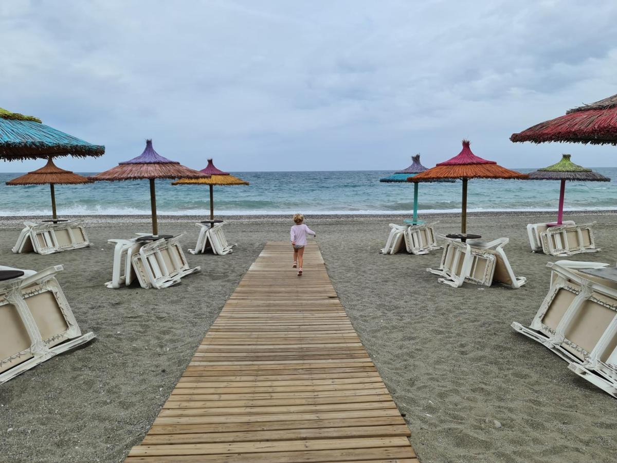 Seaside Serenity - Stylish Apartment With Spectacular Views Manilva Eksteriør billede