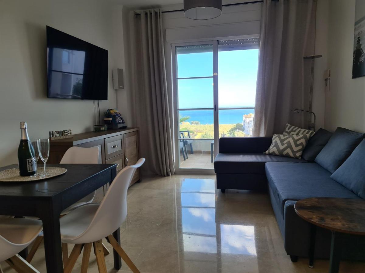 Seaside Serenity - Stylish Apartment With Spectacular Views Manilva Eksteriør billede