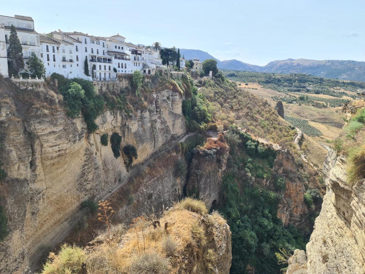 Seaside Serenity - Stylish Apartment With Spectacular Views Manilva Eksteriør billede
