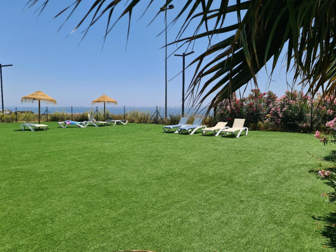 Seaside Serenity - Stylish Apartment With Spectacular Views Manilva Eksteriør billede