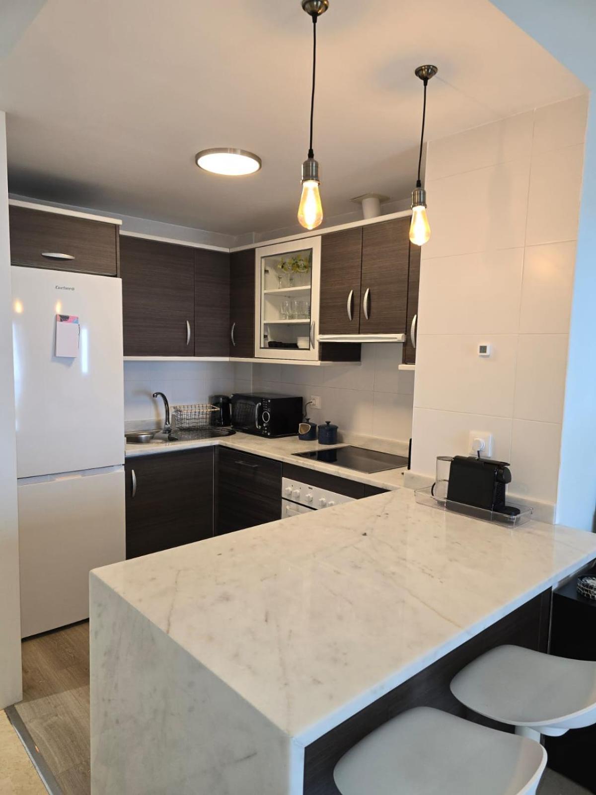 Seaside Serenity - Stylish Apartment With Spectacular Views Manilva Eksteriør billede